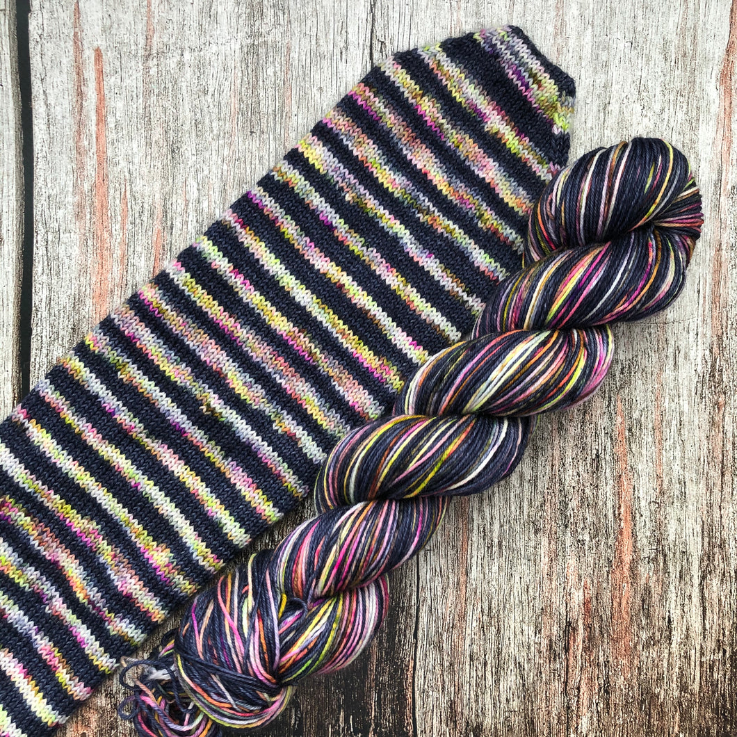 Sole Mate Self-Striping Sock - Tesseract + Nahhvy Suit