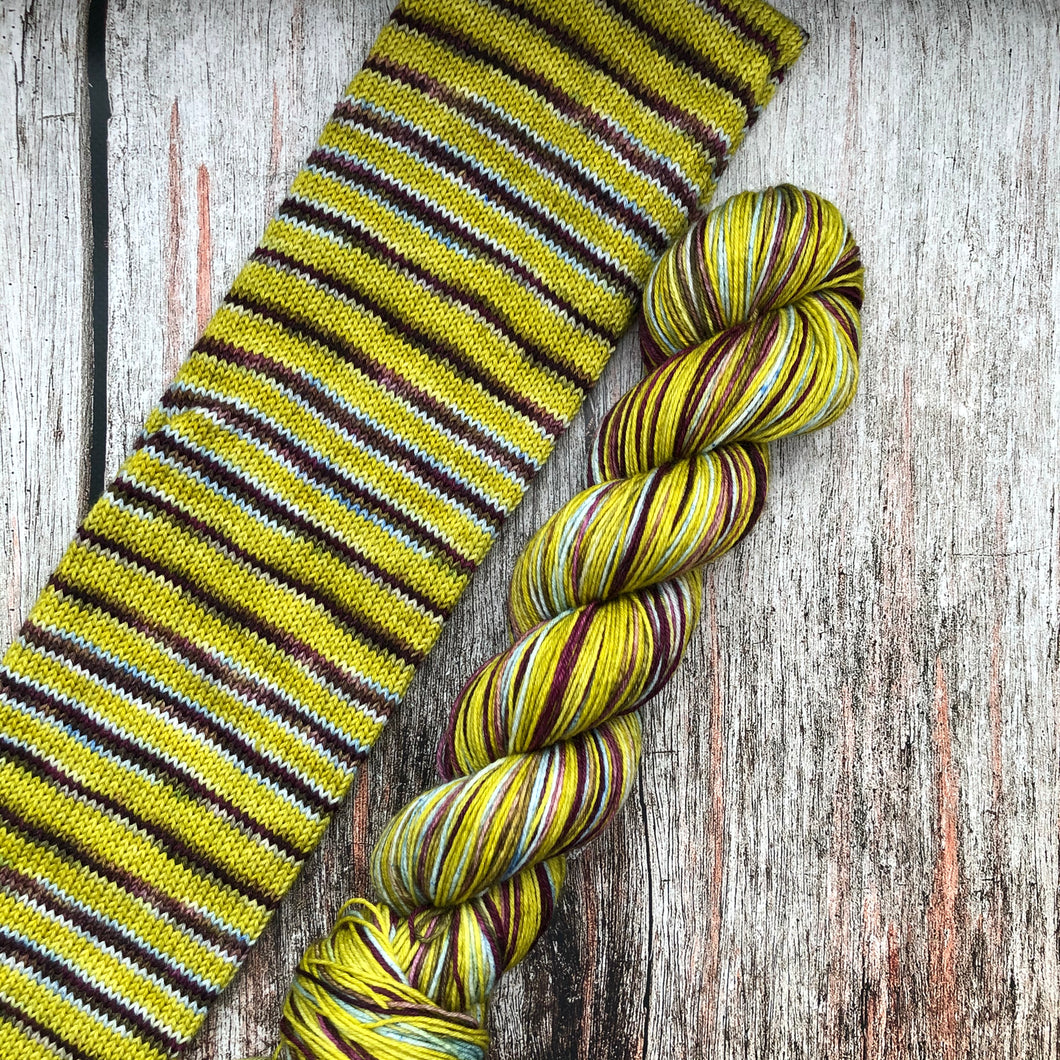 Sole Mate Self-Striping Sock - Dirty Martini + Ilvermorny